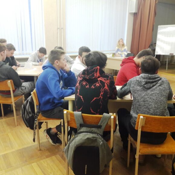 Gruodžio 1-oji – pasaulinė kovos su AIDS diena