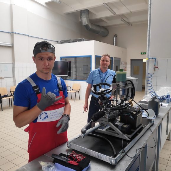 Profesinio meistriškumo konkursas   GERIAUSIAS JAUNASIS AUTOMECHANIKAS 2021