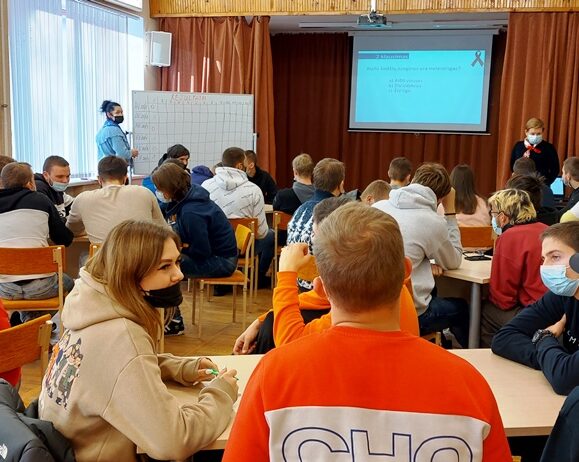 Gruodžio 1-oji – pasaulinė AIDS diena. Visuotinis solidarumas. Bendra atsakomybė !