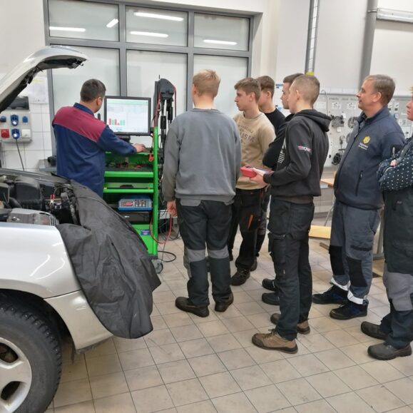 VAVM SPMC stažuojasi mokiniai ir mokytojai iš Estijos