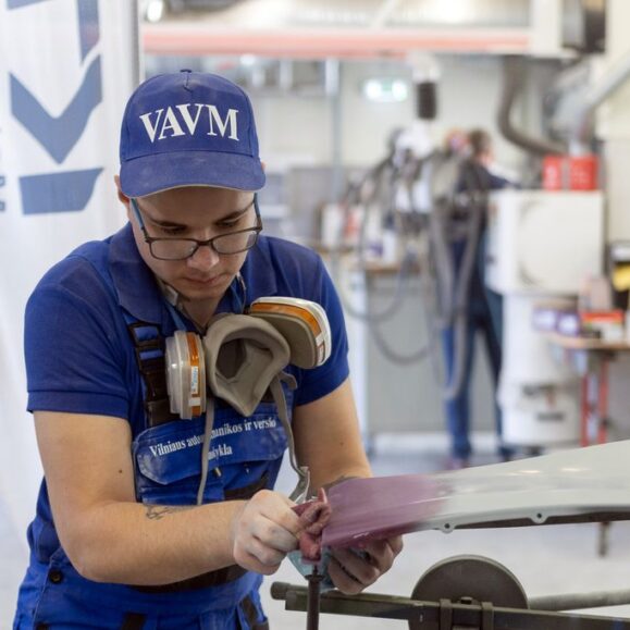 ,,AUTOMOBILIŲ KĖBULO REMONTININKAS 2024“