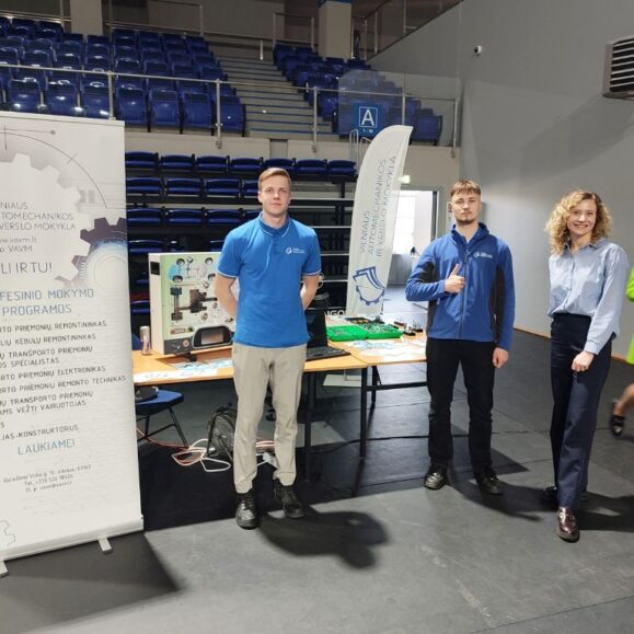 VAVM 2024 m. balandžio 24 dieną dalyvavo Jonavos rajono savivaldybės moksleivių savivaldos organizuotoje karjeros mugėje