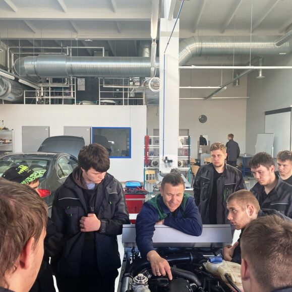 Praktinių įgūdžių įgijimas sektoriniame praktinio mokymo centre 