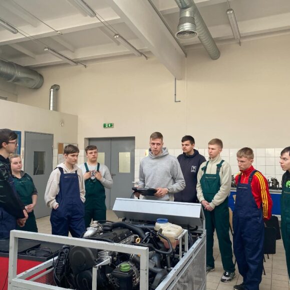 Ukmergės technologijų ir verslo mokyklos mokinių stažuotė VAVM SPMC