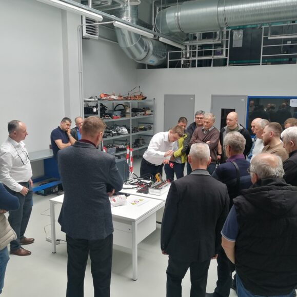 BOSCH mokymai – ELEKTROMOBILIŲ BATERIJŲ PATIKRA IR REMONTAS