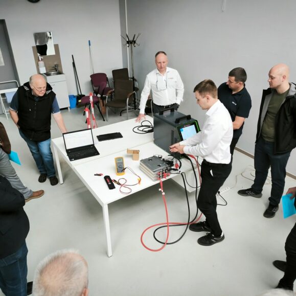 BOSCH mokymai – ELEKTROMOBILIŲ BATERIJŲ PATIKRA IR REMONTAS