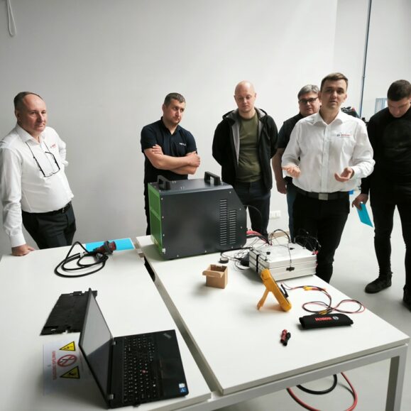 BOSCH mokymai – ELEKTROMOBILIŲ BATERIJŲ PATIKRA IR REMONTAS