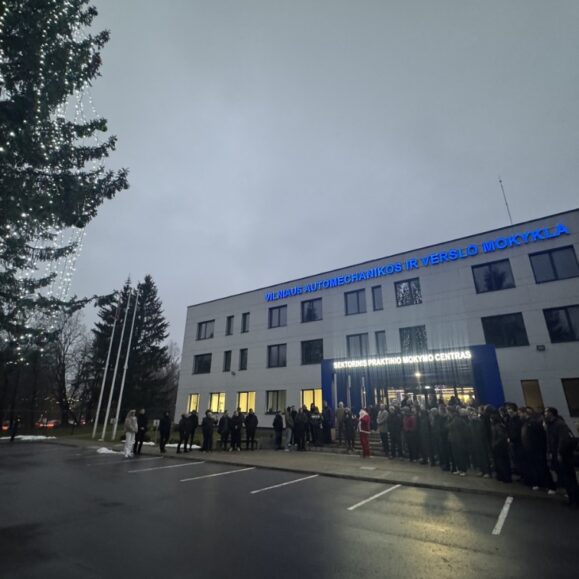 VAVM Bukiškio skyriuje įžiebta Kalėdų eglutė