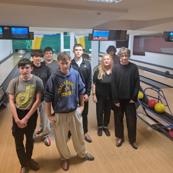 VAVM sporto šventės nugalėtojai „Pipirai“ pergalę paminėjo boulinge
