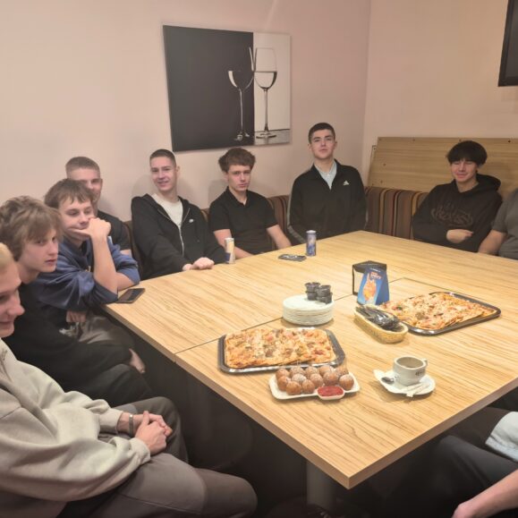 VAVM sporto šventės nugalėtojai „Pipirai“ pergalę paminėjo boulinge