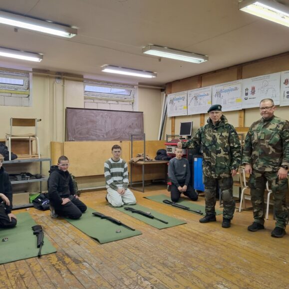 GM26 mokiniai įveikė šaulių organizuotus pilietiškumo ir gynybos įgūdžių kursus!